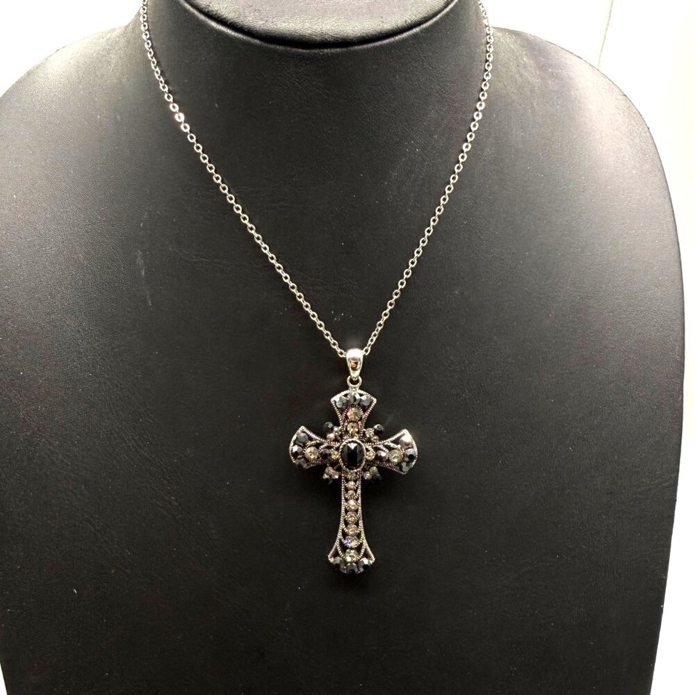 Vintage Necklace Cross Goth Punk Religious Victorian Silver Tone 15.5-17.5 inche